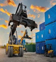 forklift-crane-service-250x250